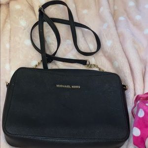 Michael kors crossbody purse